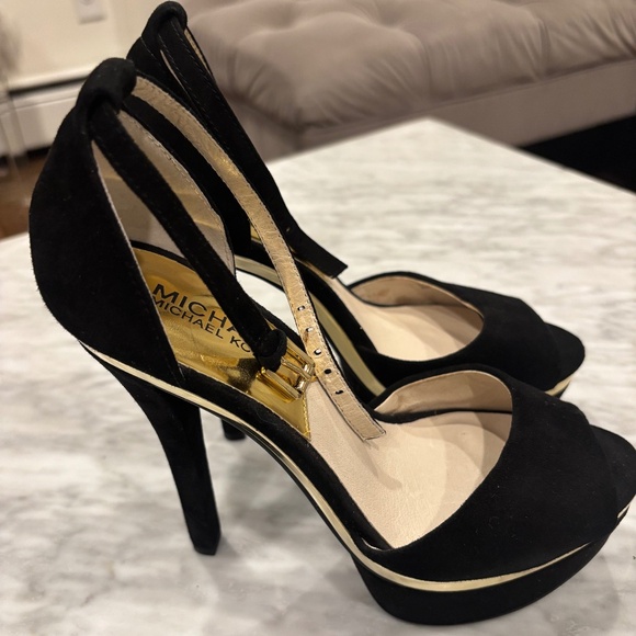 Michael Kors - Picture 1 of 4